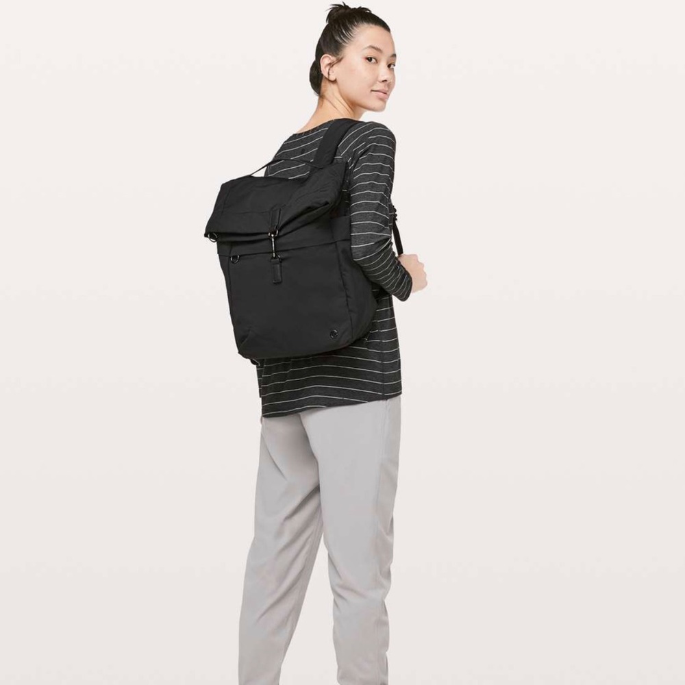 Lululemon Cross Paths Rucksack *14L new with out tag!!!